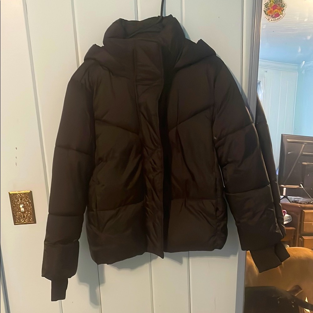 Black Puffer coat NWT BCBG WOMENS size Small